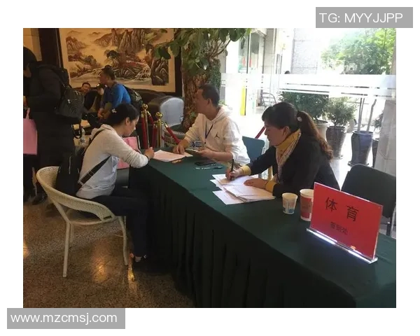 现役足球明星的魅力与风采展现帅气风范的运动偶像之路